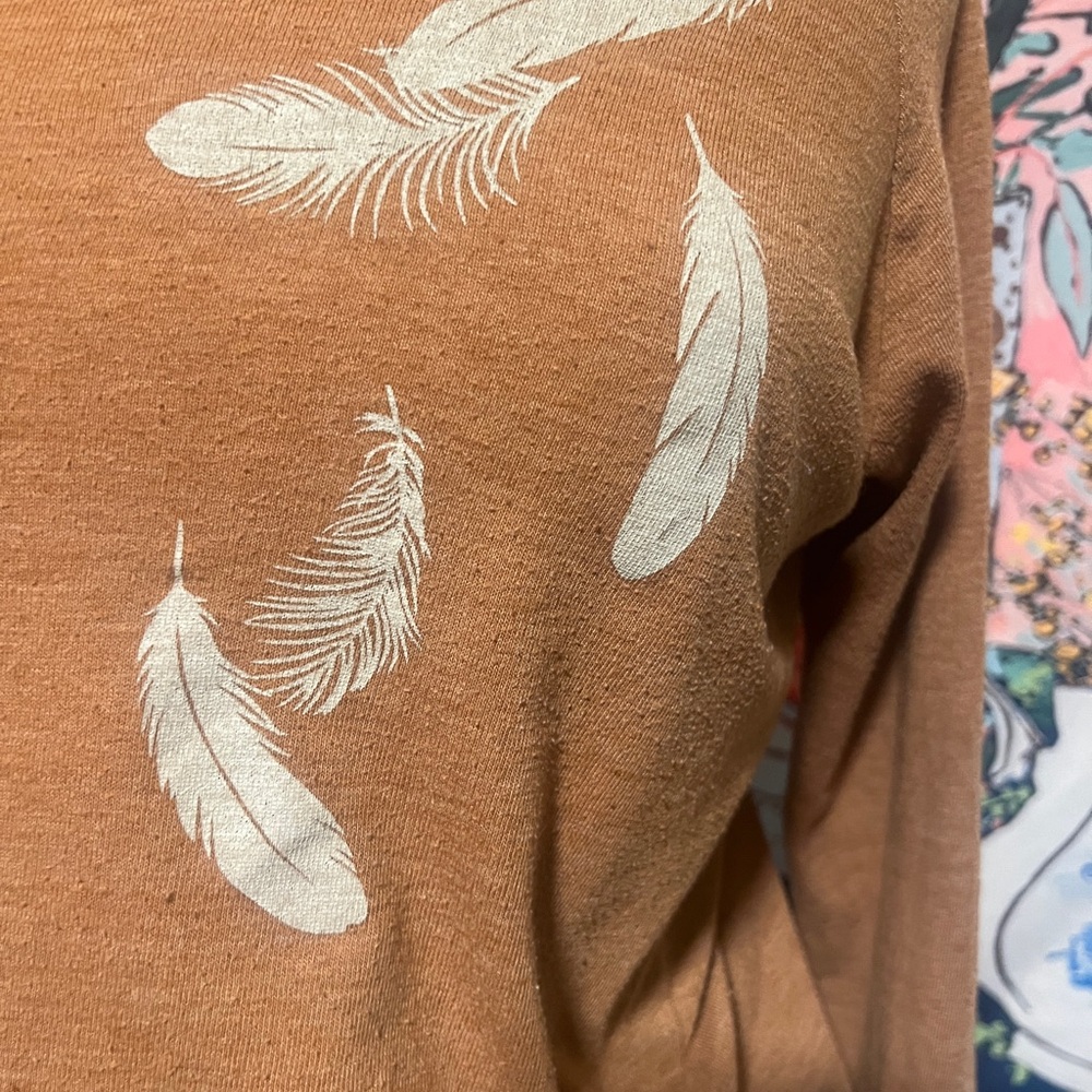 Feathers screen-printed on an Alternative Earth Lightweight Sweatshirt – Small - Picture 3 of 4